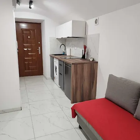 20 - Ghetto Heroes Square Apartment